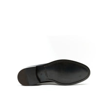 Load image into Gallery viewer, Medallion whole-cut black