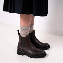 Carica l'immagine nel visualizzatore di Gallery, Chelsea boot dark brown