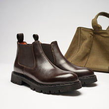 Carica l'immagine nel visualizzatore di Gallery, Chelsea boot dark brown