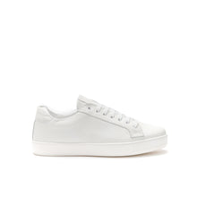 Carica l'immagine nel visualizzatore di Gallery, Classic lace-up sneaker white