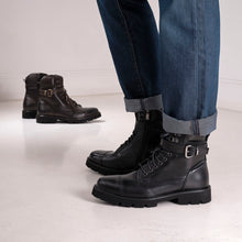 Carica l'immagine nel visualizzatore di Gallery, Toe cap ankle boot black
