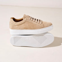 Carica l'immagine nel visualizzatore di Gallery, Classic lace-up sneaker beige