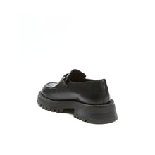 Carica l'immagine nel visualizzatore di Gallery, Penny loafer black