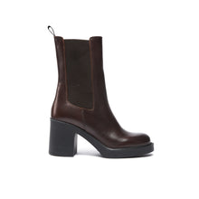 Carica l'immagine nel visualizzatore di Gallery, Heeled chelsea boot dark brown