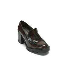 Carica l'immagine nel visualizzatore di Gallery, Heeled penny loafer bordeaux