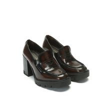 Carica l'immagine nel visualizzatore di Gallery, Heeled penny loafer bordeaux