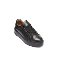 Charger l'image dans la galerie, Classic lace-up sneaker black