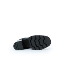 Carica l'immagine nel visualizzatore di Gallery, Heeled chelsea boot black