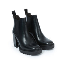 Carica l'immagine nel visualizzatore di Gallery, Heeled chelsea boot black