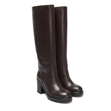 Carica l'immagine nel visualizzatore di Gallery, Heeled high tubular boot dark brown