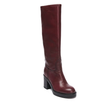 Carica l'immagine nel visualizzatore di Gallery, Heeled high tubular boot bordeaux