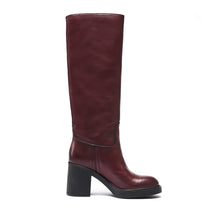 Carica l'immagine nel visualizzatore di Gallery, Heeled high tubular boot bordeaux
