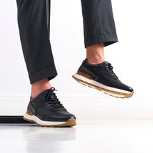 Load image into Gallery viewer, Sneaker black