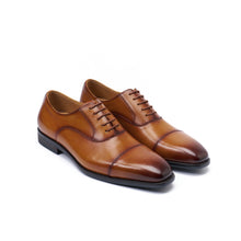 Carica l'immagine nel visualizzatore di Gallery, Straight cap oxford tan brown
