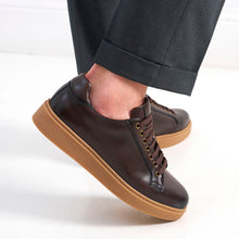 Load image into Gallery viewer, Classic lace-up sneaker dark brown