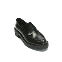 Carica l'immagine nel visualizzatore di Gallery, Penny loafer black