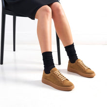 Load image into Gallery viewer, Classic lace-up sneaker brown