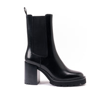 Carica l'immagine nel visualizzatore di Gallery, Heeled Chelsea boot black