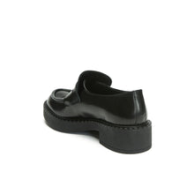 Carica l'immagine nel visualizzatore di Gallery, Penny loafer black