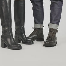 Carica e avvia il video nel visualizzatore di galleria, Heeled high tubular boot black