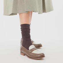 Carica e avvia il video nel visualizzatore di galleria, Penny loafer brown and cream