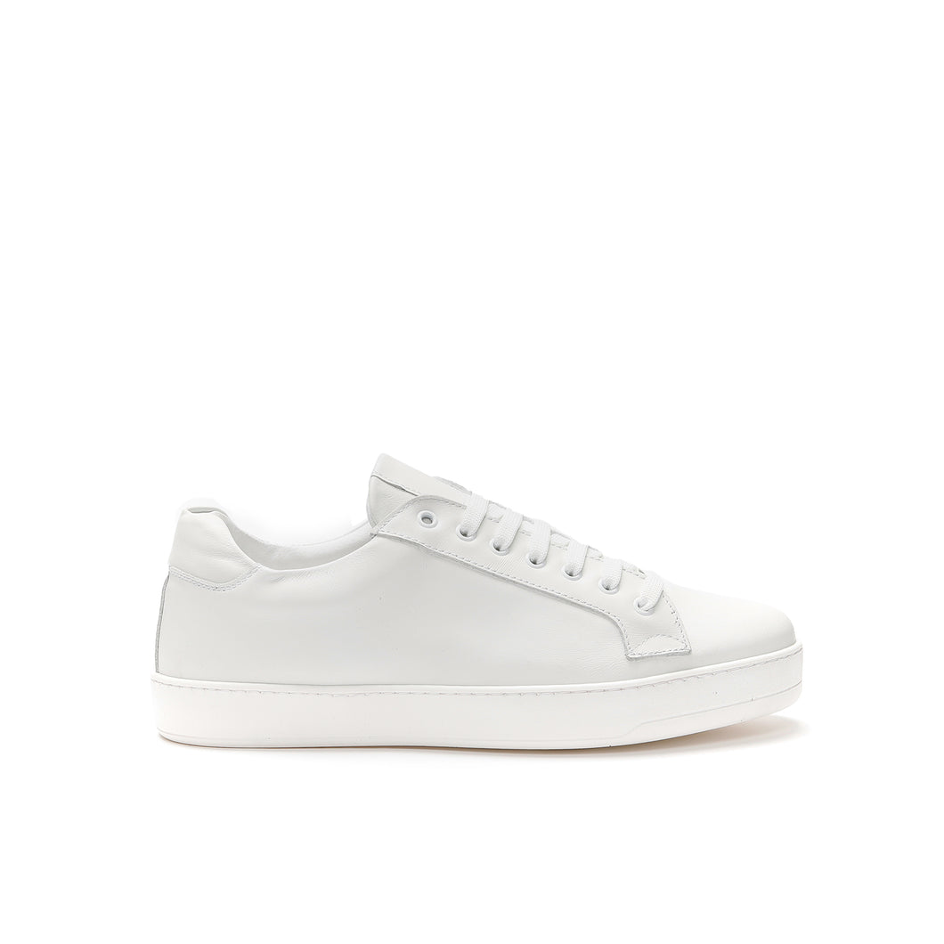 Classic lace-up sneaker white