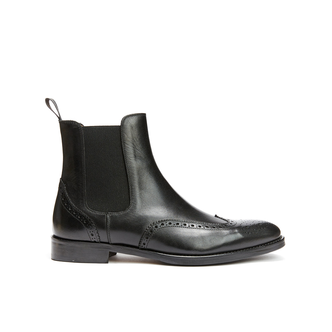 Wing tip chelsea boot black