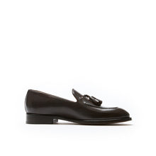 Load image into Gallery viewer, Tassel loafer dark brown
