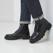 Charger l&#39;image dans la galerie, Wing tip derby boot black
