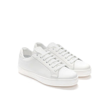 Carica l&#39;immagine nel visualizzatore di Gallery, Classic lace-up sneaker white
