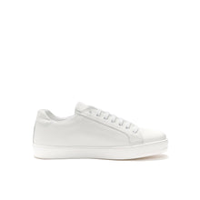 Carica l&#39;immagine nel visualizzatore di Gallery, Classic lace-up sneaker white
