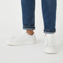 Carica l&#39;immagine nel visualizzatore di Gallery, Classic lace-up sneaker white

