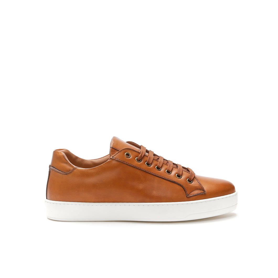 Classic lace-up sneaker tan brown