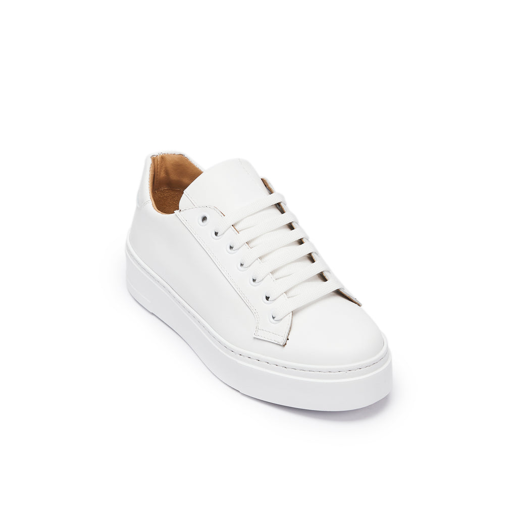 CLASSIC LACE-UP SNEAKER WHITE