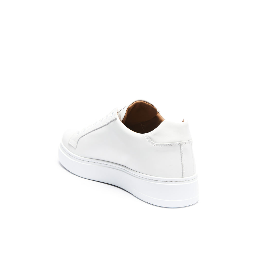 CLASSIC LACE-UP SNEAKER WHITE
