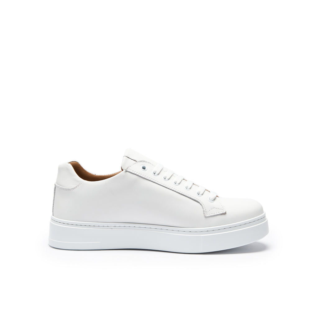CLASSIC LACE-UP SNEAKER WHITE