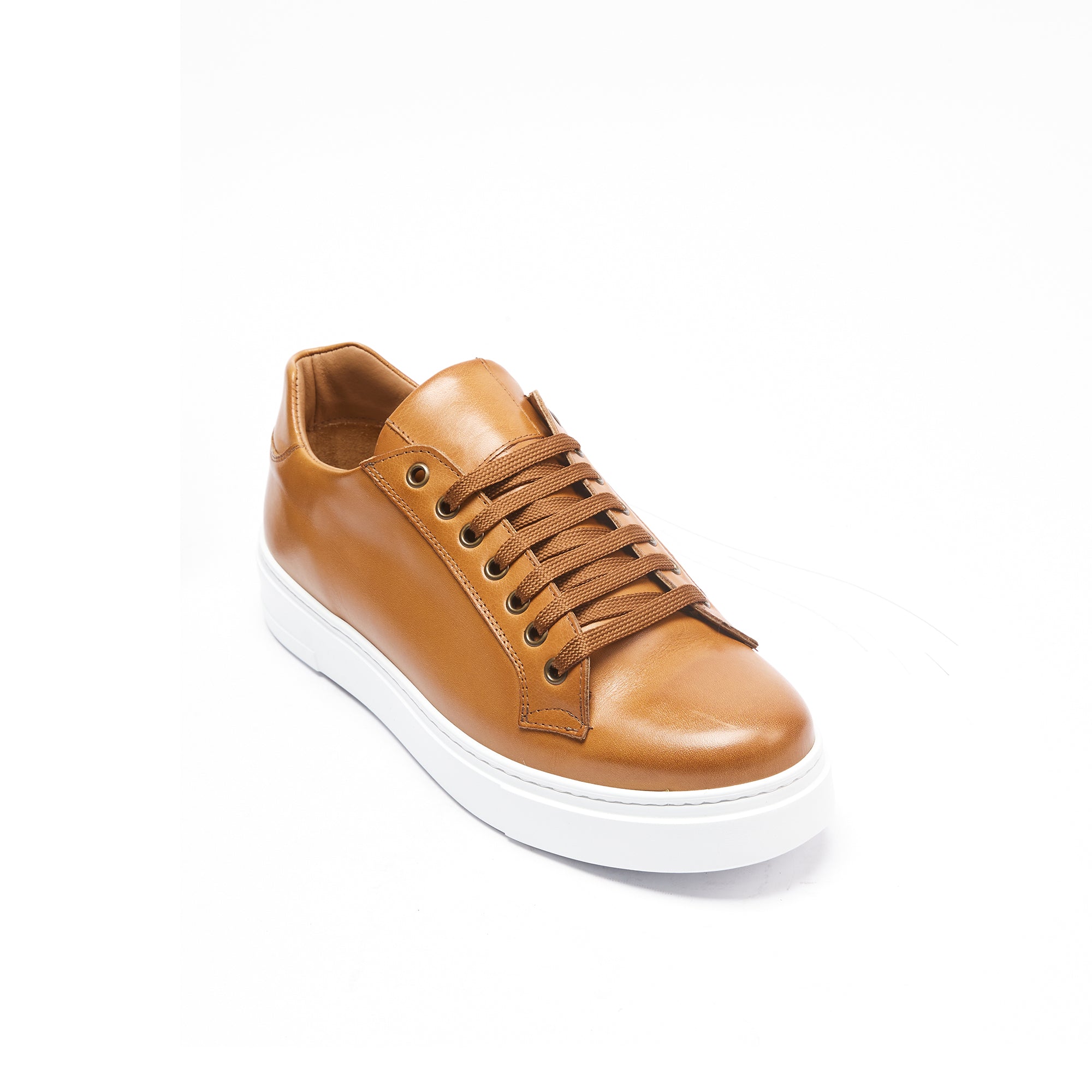 CLASSIC LACE-UP SNEAKER TAN BROWN
