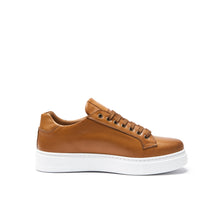 Load image into Gallery viewer, Classic lace-up sneaker tan brown
