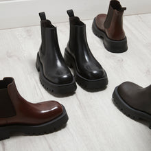 Load image into Gallery viewer, Chelsea boot mahogany brown
