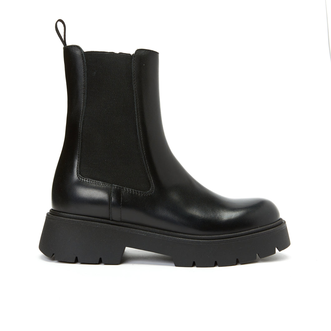 Chelsea boot black