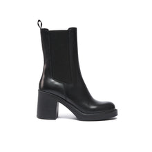 Load image into Gallery viewer, Heeled chelsea boot black
