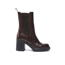 Load image into Gallery viewer, Heeled chelsea boot dark brown
