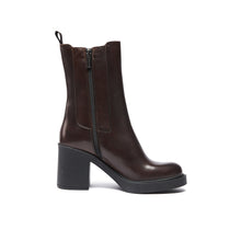 Load image into Gallery viewer, Heeled chelsea boot dark brown
