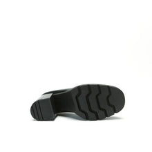 Carica l&#39;immagine nel visualizzatore di Gallery, Heeled penny loafer black
