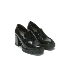 Load image into Gallery viewer, Heeled penny loafer black
