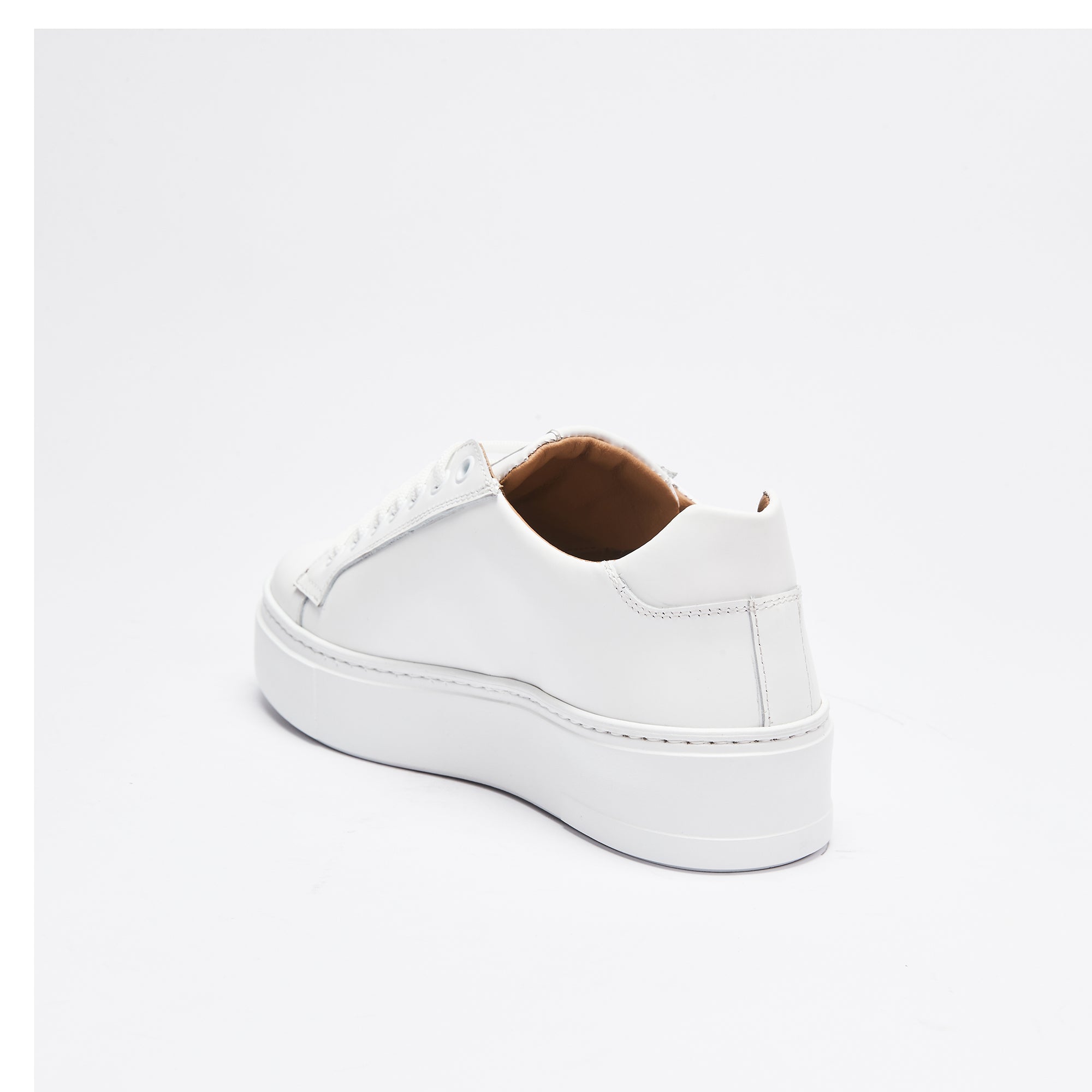 CLASSIC LACE-UP SNEAKER WHITE
