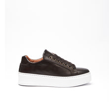 Carica l&#39;immagine nel visualizzatore di Gallery, Classic lace-up sneaker dark brown
