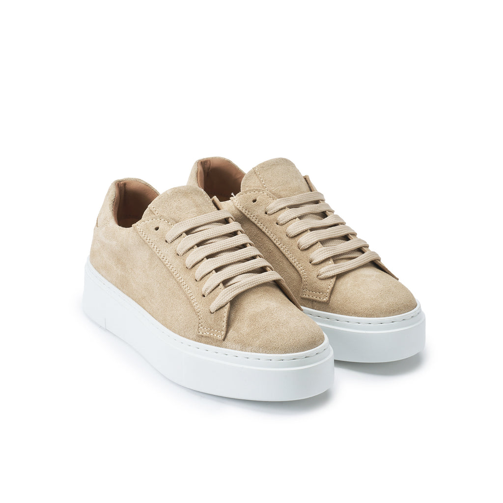 CLASSIC LACE-UP SNEAKER BEIGE