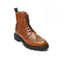 Carica l&#39;immagine nel visualizzatore di Gallery, Wing tip derby boot tan brown
