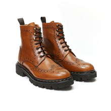 Carica l&#39;immagine nel visualizzatore di Gallery, Wing tip derby boot tan brown
